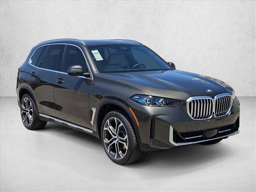 Manhattan Green Metallic 2026 BMW X5 xDrive40i