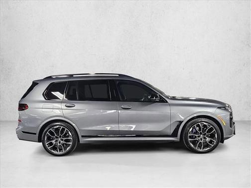 2024 BMW X7 M60i
