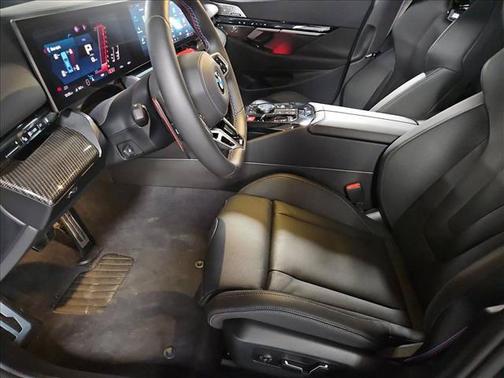 Black Sapphire Metallic 2026 BMW M5 Base