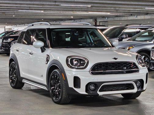 Nanuq White Metallic 2024 MINI Countryman Cooper S ALL4