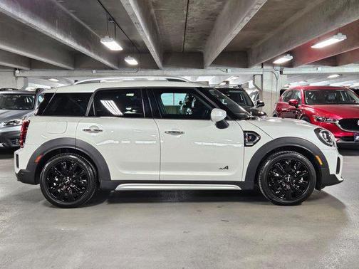 Nanuq White Metallic 2024 MINI Countryman Cooper S ALL4