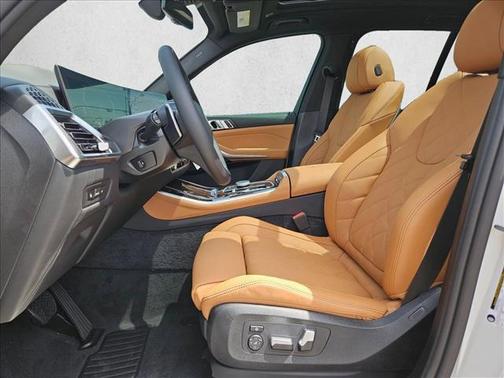 Mineral White Metallic 2026 BMW X5 sDrive40i