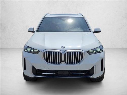 Mineral White Metallic 2026 BMW X5 sDrive40i
