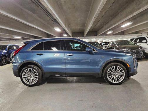 2025 Cadillac XT4 Premium Luxury