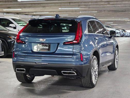 2025 Cadillac XT4 Premium Luxury