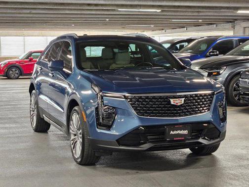 2025 Cadillac XT4 Premium Luxury
