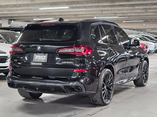 Black Sapphire Metallic 2022 BMW X5 M50i
