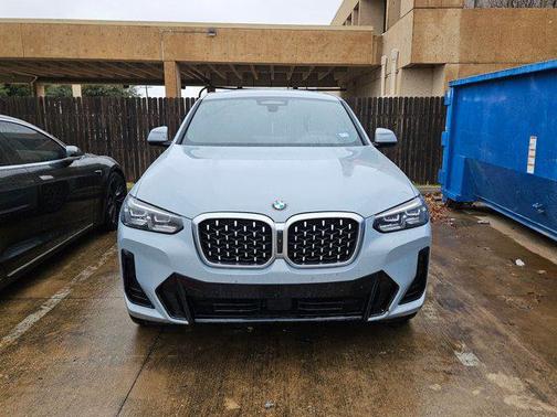 2025 BMW X4 xDrive30i