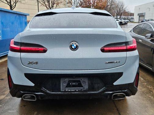 2025 BMW X4 xDrive30i