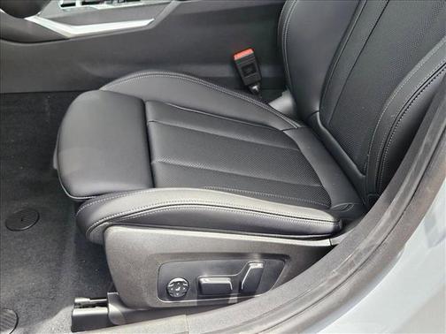 2025 BMW 330 i