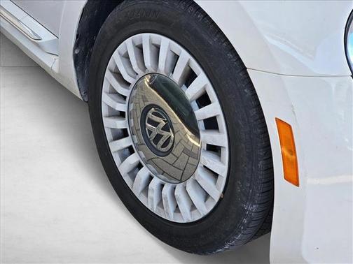 Candy White 2013 Volkswagen Beetle 2.5L