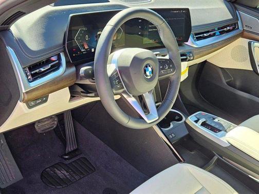 Mineral White Metallic 2026 BMW X1 xDrive28i