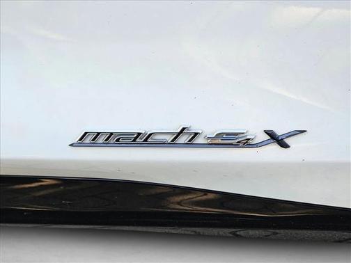 Star White Metallic Tri-Coat 2022 Ford Mustang Mach-E GT