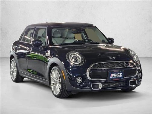 MINI Yours Enigmatic Black Metallic 2020 MINI Hardtop Cooper S