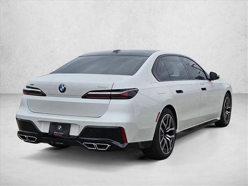 Mineral White Metallic 2025 BMW 760 xDrive