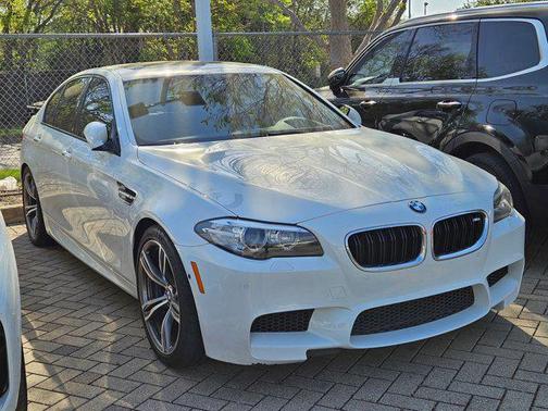 Alpine White 2014 BMW M5 Base