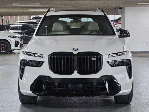 2026 BMW X7 M60i