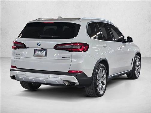 Mineral White Metallic 2023 BMW X5 xDrive40i