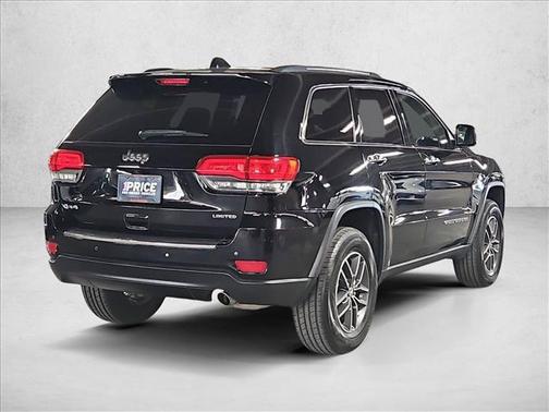 Diamond Black Crystal Pearlcoat 2017 Jeep Grand Cherokee Limited