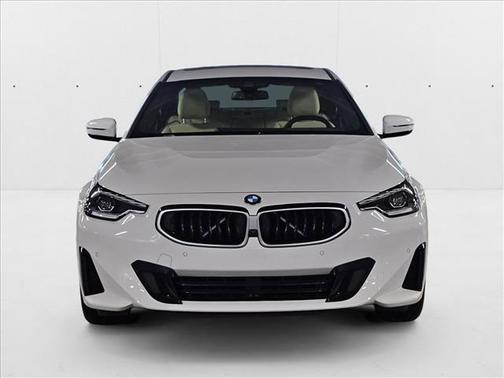 2025 BMW 230 i