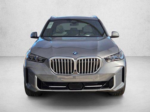 Skyscraper Grey Metallic 2026 BMW X5 PHEV xDrive50e