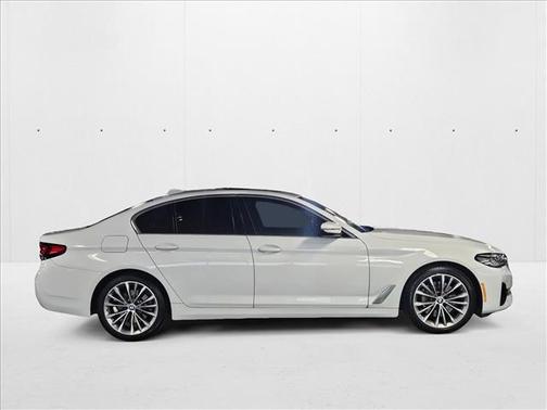 2022 BMW 530 i
