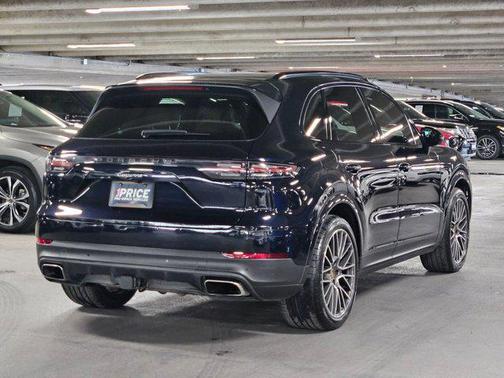 Black 2023 Porsche Cayenne Cayenne