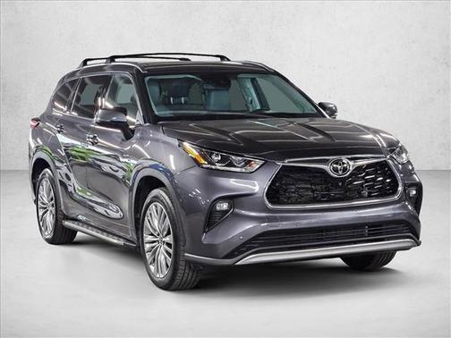 Magnetic Gray Metallic 2023 Toyota Highlander Platinum