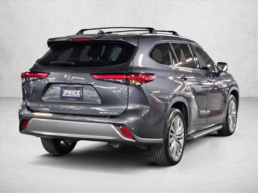 Magnetic Gray Metallic 2023 Toyota Highlander Platinum