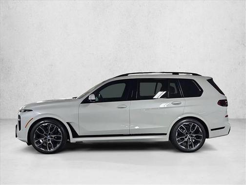 Mineral White Metallic 2027 BMW X7 xDrive40i