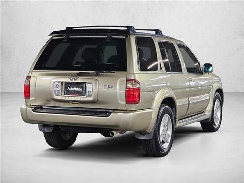 2002 INFINITI QX4 Luxury