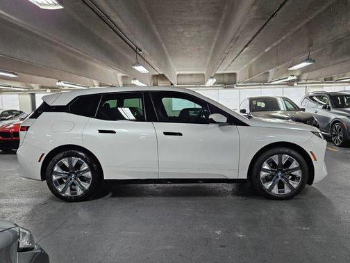 2026 BMW iX xDrive45