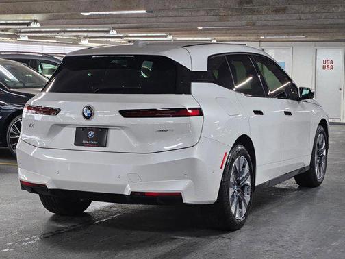 2026 BMW iX xDrive45