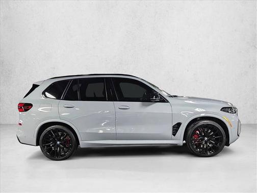 2024 BMW X5 M60i