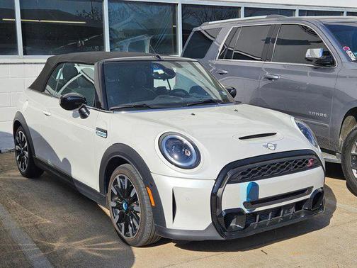 Nanuq White Metallic 2024 MINI Convertible Cooper S