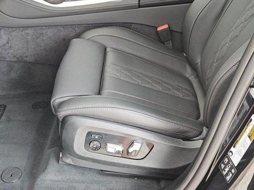 Black Sapphire Metallic 2026 BMW X5 M60i