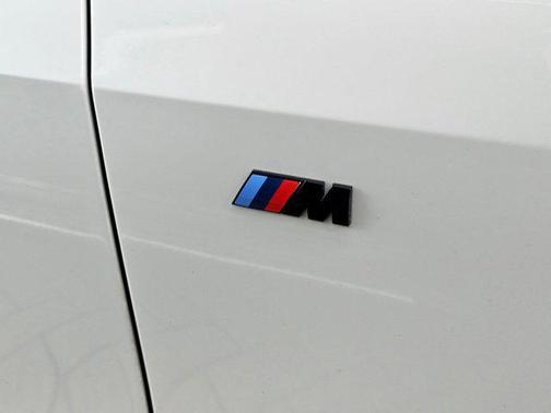 2025 BMW X5 M60i