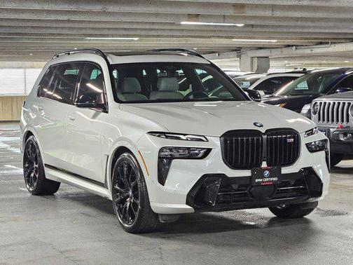 Mineral White Metallic 2025 BMW X7 M60i