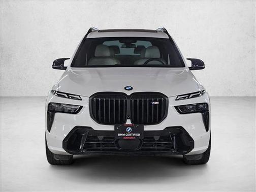 Mineral White Metallic 2025 BMW X7 M60i