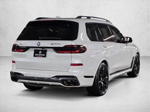 Mineral White Metallic 2025 BMW X7 M60i