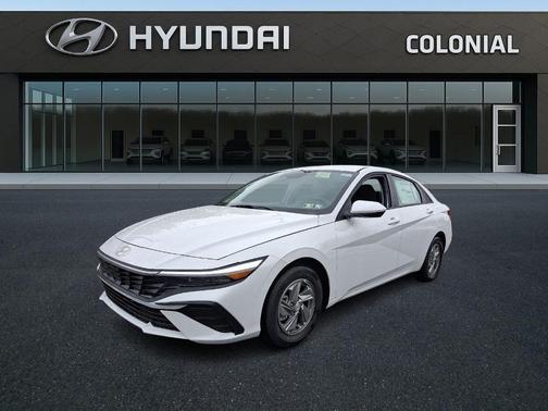 2025 Hyundai ELANTRA SE