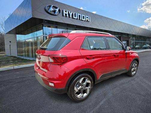2022 Hyundai VENUE SEL