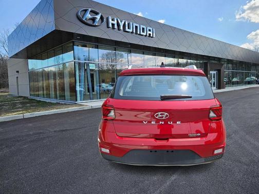 2022 Hyundai VENUE SEL