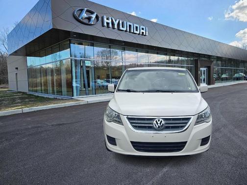 2012 Volkswagen Routan SE