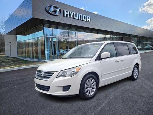 2012 Volkswagen Routan SE