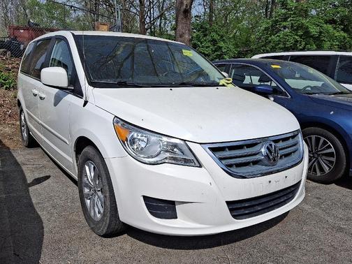 2012 Volkswagen Routan SE