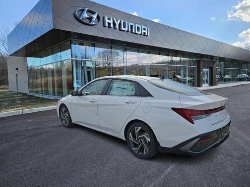 2025 Hyundai ELANTRA HEV Limited