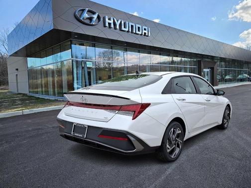 2025 Hyundai ELANTRA HEV SEL Sport