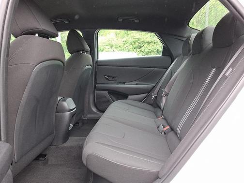 2025 Hyundai ELANTRA HEV SEL Sport
