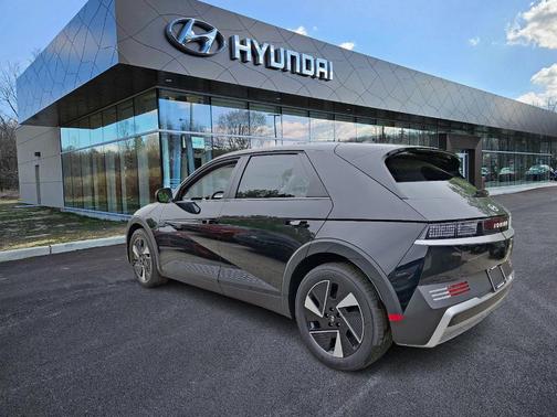 2025 Hyundai IONIQ 5 SE